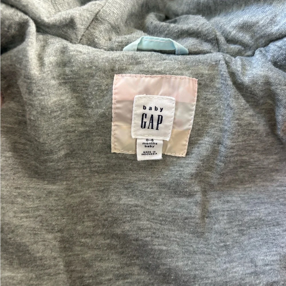 GAP Baby Puffer Jacket Rainbow Stars 0-6 Months